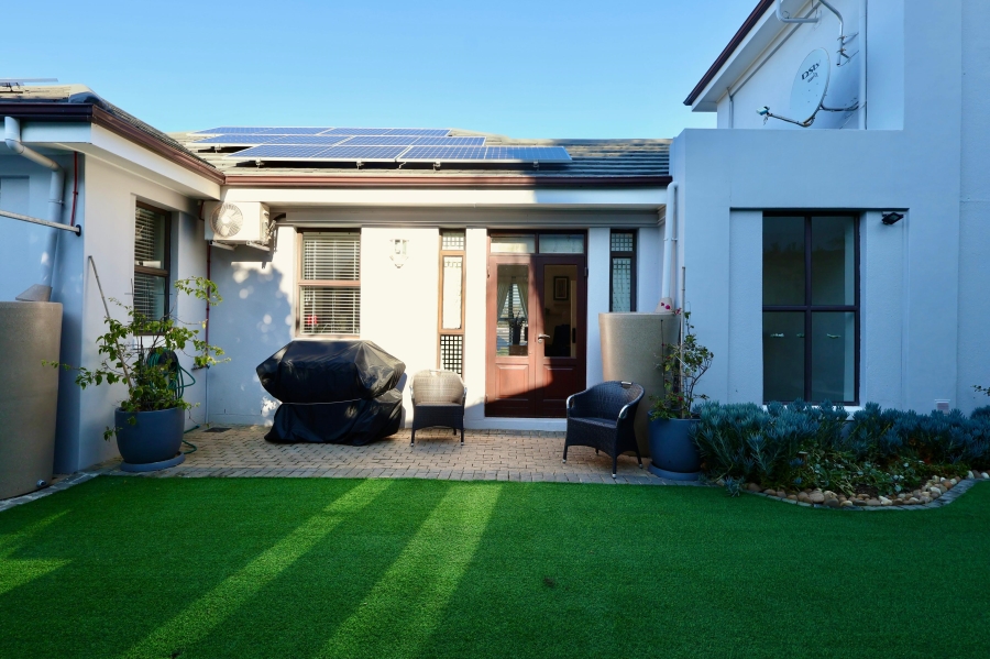 To Let 1 Bedroom Property for Rent in Kanonberg Western Cape